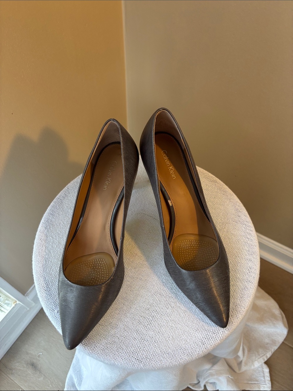 Calvin Klein Gray Pointed-Toe Stiletto Slip-On Pumps Women’s 8M with Box